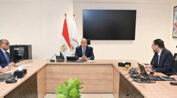 وزير الري يوجه بإنشاء صفحة إلكترونية website لمتحف الري بالقناطر الخيرية والمركز الثقافي الإفريقى بأسوان 